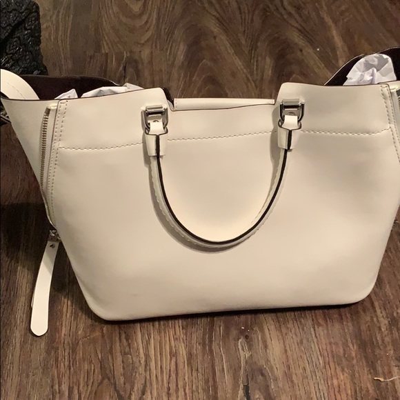 Purse - Picture 1 of 4